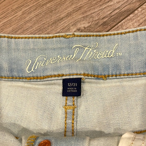 Universal Thread High-Rise Shorts - Picture 9 of 9